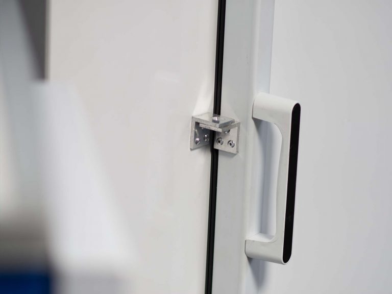 Manija y porta Candado de Aluminio